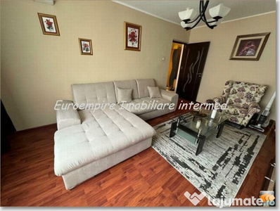 Apartament 3 camere decomandate zona Cet