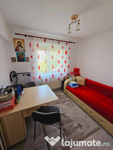 Apartament cu 3 camere, mobilat si utilat