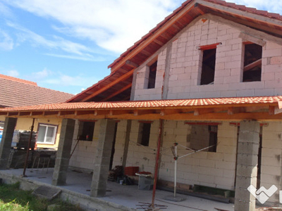 Casa la rosu in Deva, zona Horia, P+ M, suprafata construita 348 mp