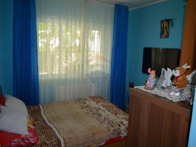 Apartament 3 camere vanzare in bloc de apartamente Suceava, Burdujeni
