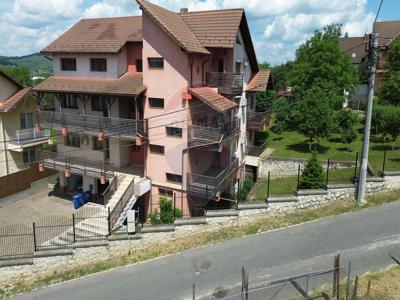 Casavila 10 camere vanzare in Sibiu, Medias, Sud