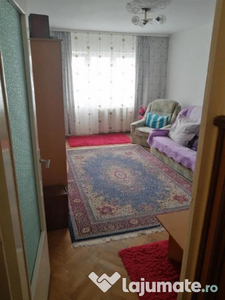 Apartament cu 2 camere, decomandat, etaj intermediar-zonaTractorul