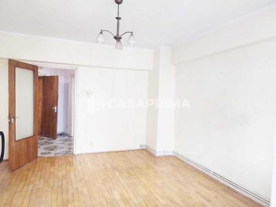 Apartament cu 3 camere, decomandat, 74mp, zona Zimbru-Tigarete