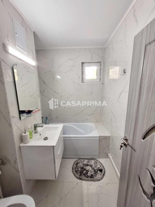 Apartament cu 3 camere, decomandat, 76mp