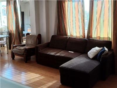 Apartament cu 4 camere in Piata Romana