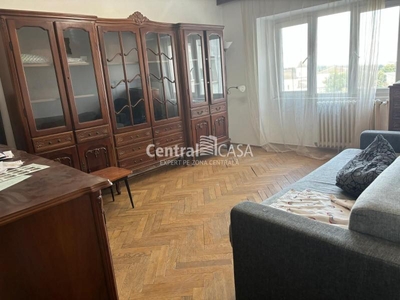 Apartament de vanzare cu 3 camere, Centru-Bd Independentei