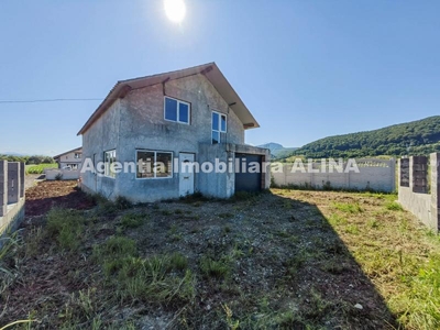 Casa 4 camere P+ Mansarda, in Satul Vetel, din Com. Vetel, Jud. Hd si teren 600mp...