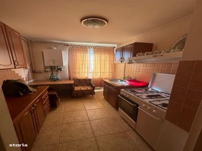 MANIU apartament 4 camere, mobilat si utilat etaj2