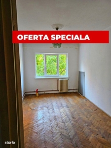 Inchiriere- Apartament cu 3 camere, decomandat, etajul 4 cu aer condit