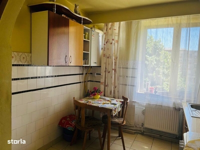 Apartament 3 camere cu terasa 145mp, Metrou Berceni (15min), La strada