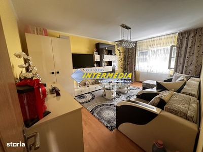 Apartament 3 camere, etaj intermediar, zona Vivo