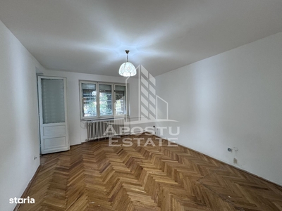 Apartament cu 2 camere, zona Medicina