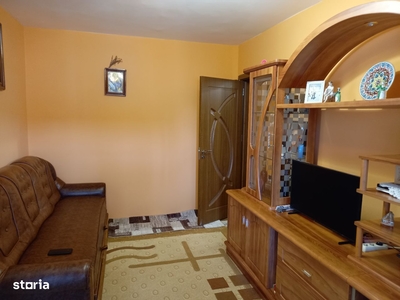 Vindem apartament 3 camere, 2 bai, et. 1, 2 balcoane, 74mp, Buna ZIua