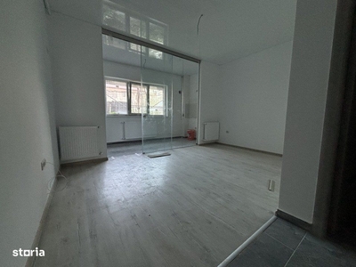 Apartament cu 3 camere la cheie și parcare exterioară