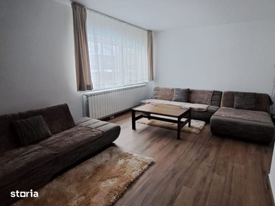 Vanzare – Apartament 3 camere, central, decomandat, parter