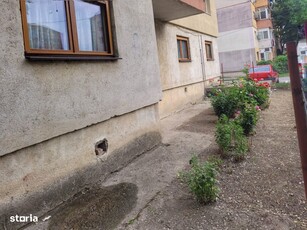 Apartament 3 camere decomandat+ curte-Oltenita Jud. Calarasi