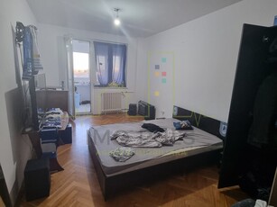 Apartament 3 camere Timisoara, etaj intermediar