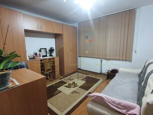 Apartament 3 camere Timisoara, etaj intermediar