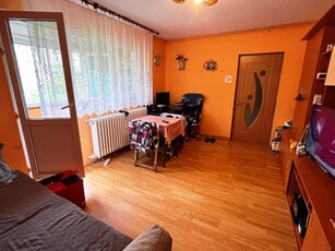 Apartament 3 camere Titan, Piata Minis Detalii proprietate: