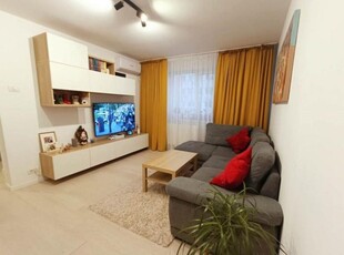 Apartament 3 camere, TITAN, spatios, etaj 5/10, 69 mp