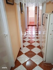 Apartament 3 camere zona Ion Pillat-Piata Mare, etaj 4 cu sarpanta