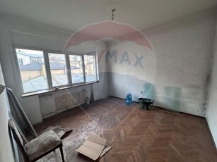 Apartament cu 3 camere de vanzare in zona Plevnei