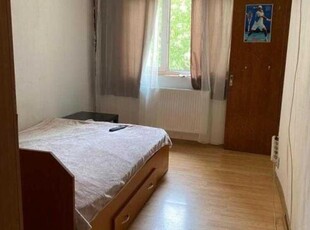 Apartament cu trei camere, in zona Berceni , Al Podul Giurgiului