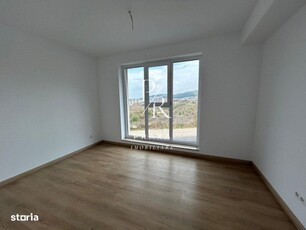 Apartament de 3 camere, 55 mp, balcon, bloc cu lift, Finisat, Sesul de