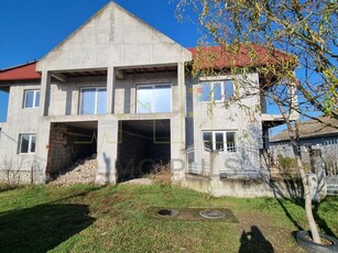 Casa Utvin, 1/2 duplex in centrul localitatii