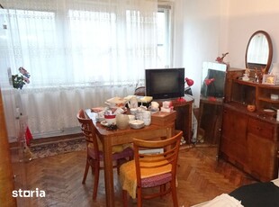 Vand apartament 2 camere dec. Deva, Zamfirescu, et. 4 bloc de 9 etaje