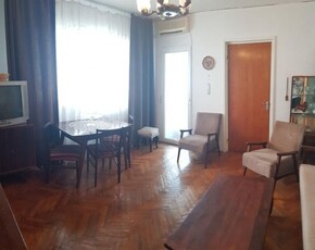 Vanzare apartament 3 camere, zona Postavarului - Titan