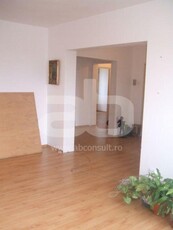 Vanzare - Apartamente +4 camere