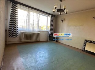 Apartamant 2 camere decomandat etaj intermediar