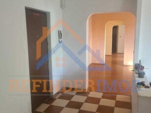 Apartament 3 camere Dristor Apartament 4 camere de vanzare REF03B1264 Va p