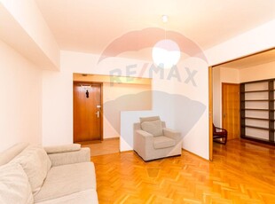 Apartament 3 camere inchiriere in bloc de apartamente Bucuresti, 1 Mai