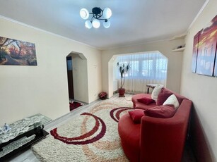 Apartamentul cu 3 camere, zona Primaverii