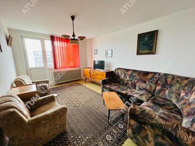 Apartament de vanzare cu 3 camere decomandate si balcon in zona Rahovei din Sibiu