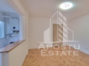 Apartament 3 camere, etaj intermediar, zona Circumvalațiunii