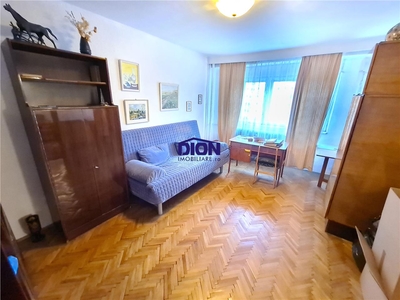 Apartament 3 camere de vanzare UNIRII - Bucuresti