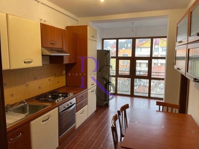 Apartament cu 4 camere, 120mp utili, zona centrala, terasa,parcare