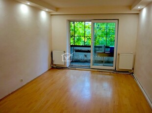 Apartament 3 camere de vanzare, 3 balcoane