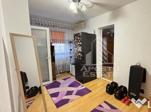 Apartament cu 2 camere, zona Sagului