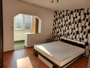 Apartament spatios cu 2 camere