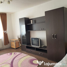 Închiriez apartament