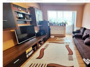 Închiriez apartament cu 2 camere decomandat Malu Roșu