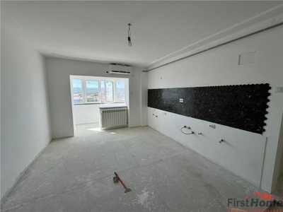 Apartament 3 camere , zona Centrala , Etaj 7/8 , renovat 90%