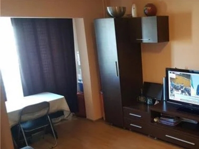 De închiriat apartament 1 cameră zona Lipovei