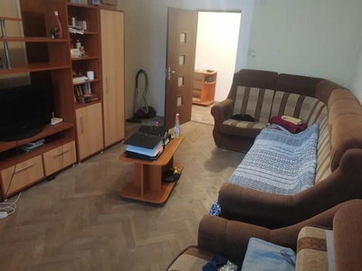 Apartament 2 camere, decomandat, Trivale, cu loc de parcare