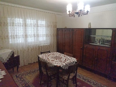 Apartament 2 camere decomandat zona Scolii 12