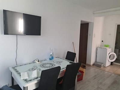 Apartament 2 camere, Razboieni, etajul 1